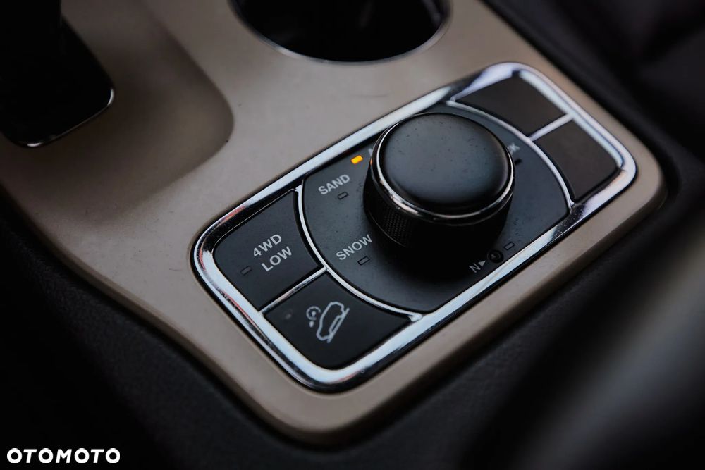 Jeep Grand Cherokee - 15