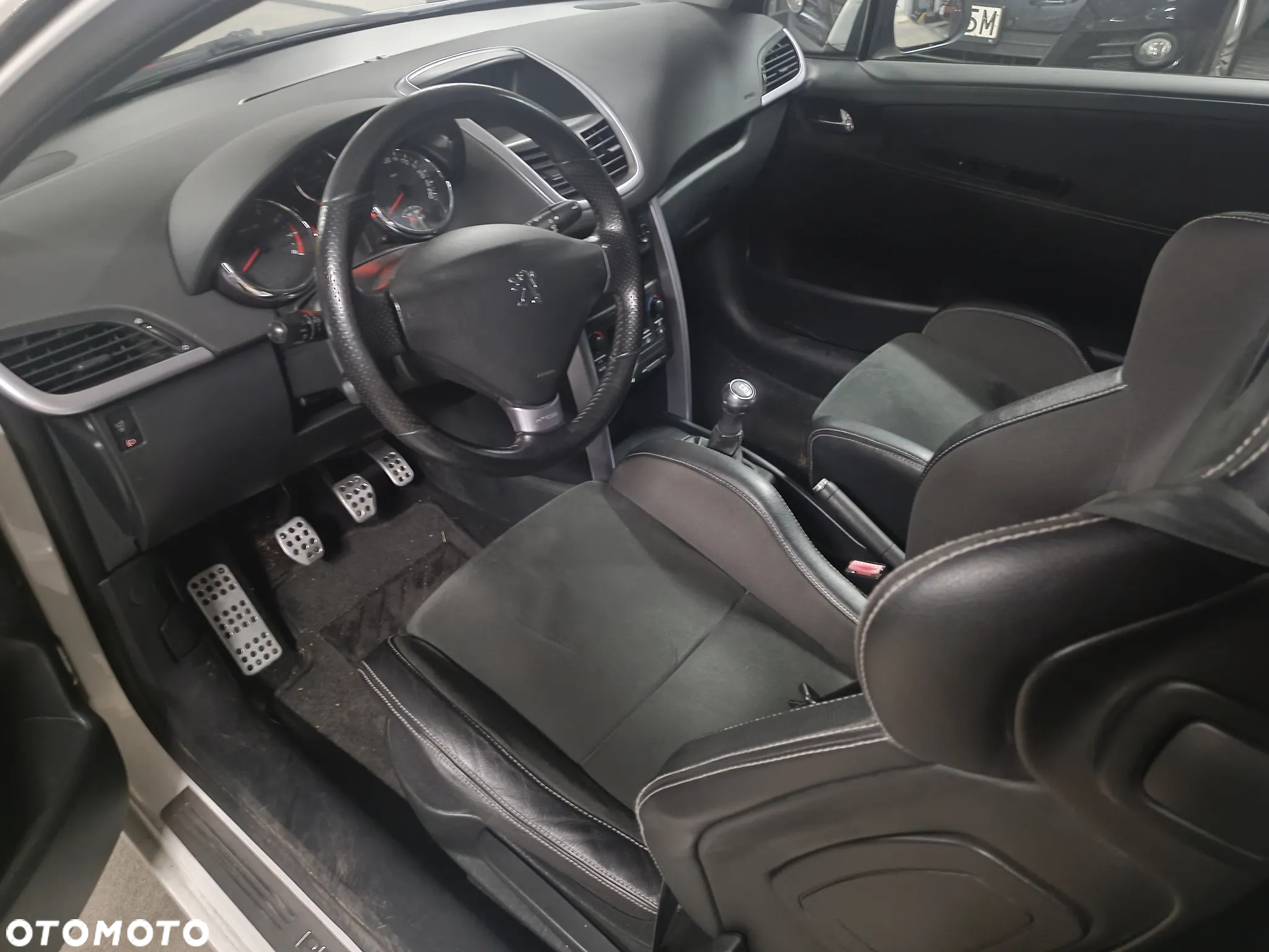 Peugeot 207 RC - 8
