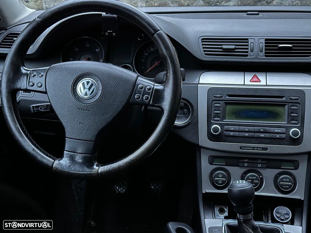 VW Passat 2.0 TDI Confortline - 5