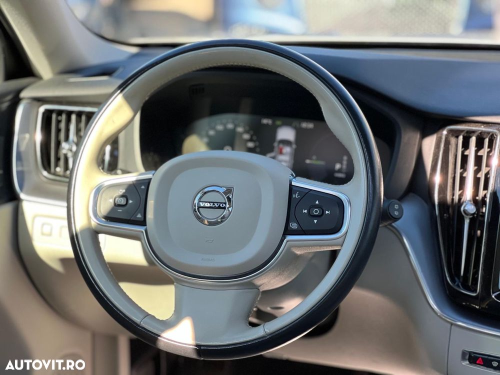 Volvo XC 60 T6 AWD AT PHEV Plus Bright - 13