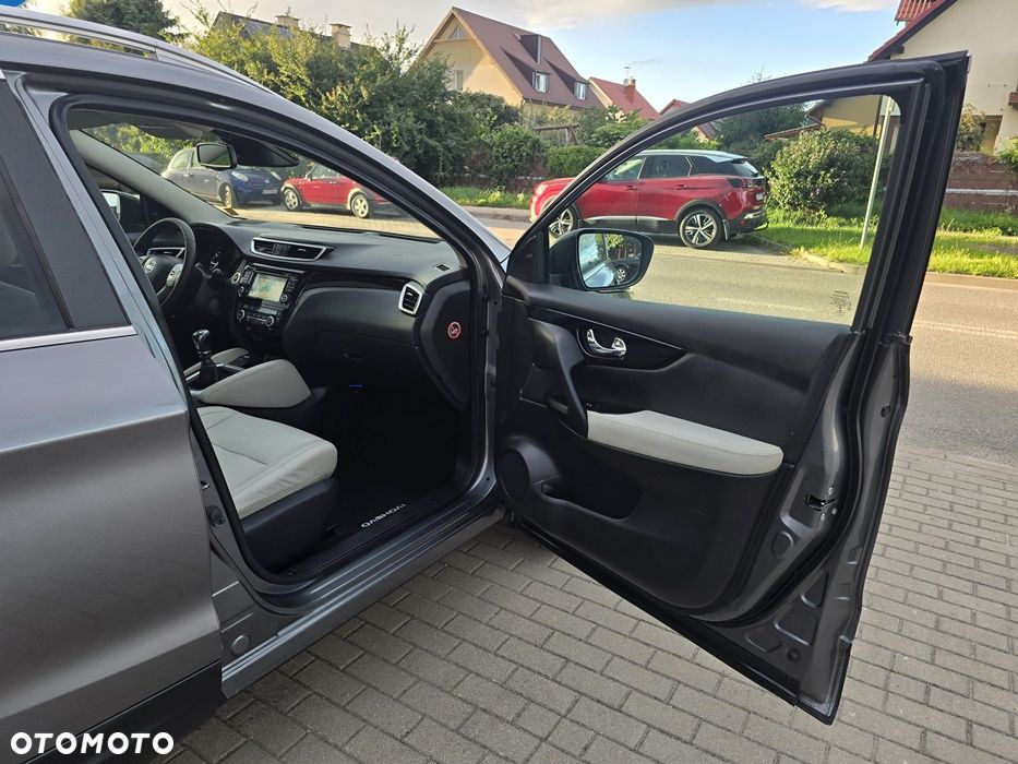 Nissan Qashqai 1.6 DCi Tekna EU6 - 38