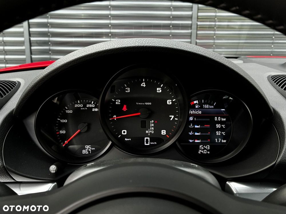 Porsche 718 Cayman - 27