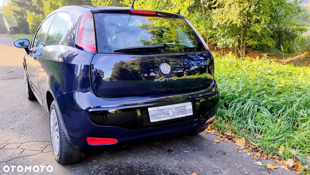 Fiat Punto 2011 photo 4