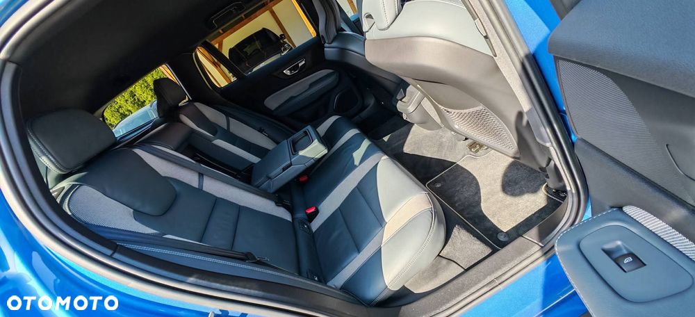 Volvo V60 D4 AWD R-Design - 21