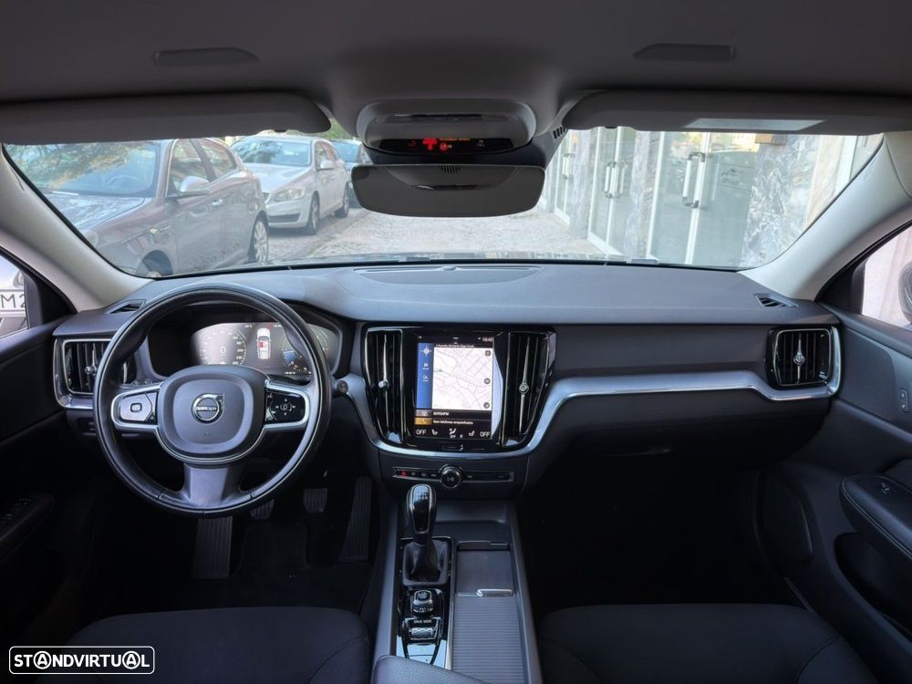 Volvo V60 2.0 D3 Momentum - 5