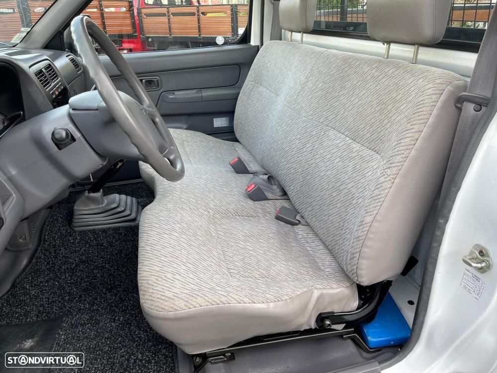 Nissan Pick-Up D22 2.5 D (83CV) - 8