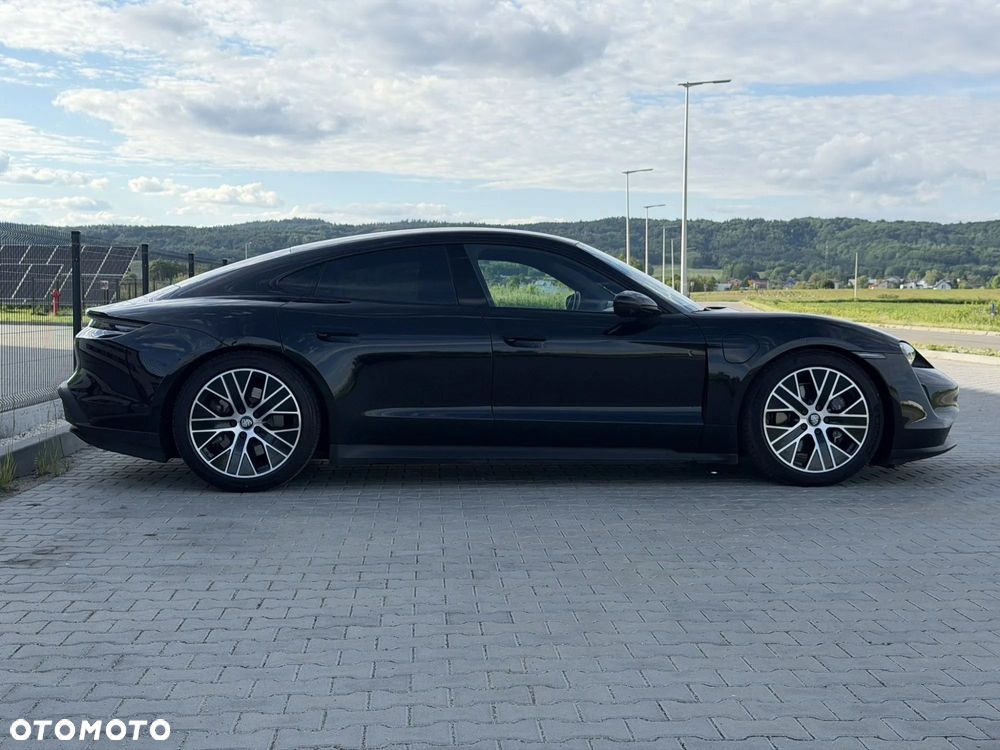Porsche Taycan - 6
