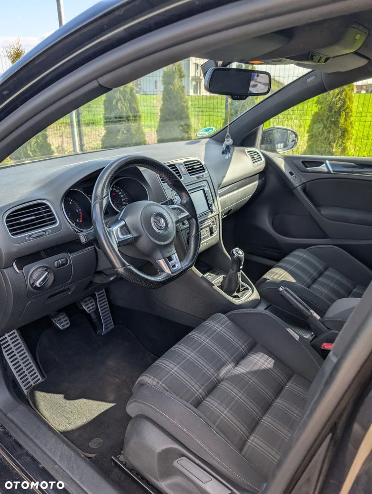 Volkswagen Golf 2.0 TDI DPF Highline - 19