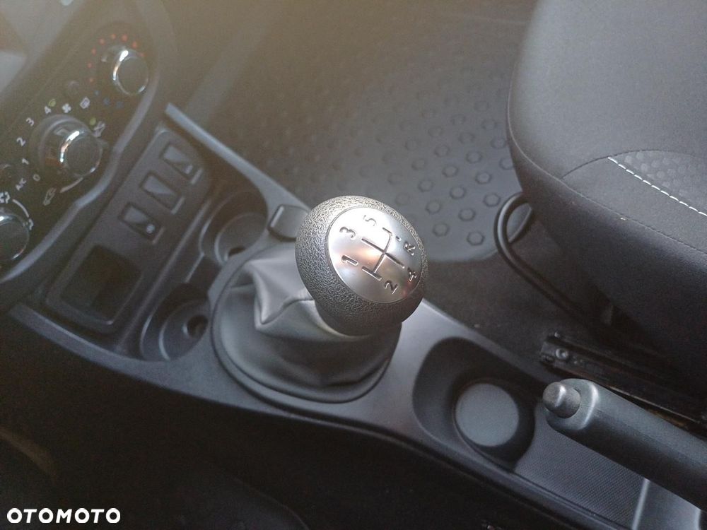 Dacia Duster 1.6 SCe S&S - 26