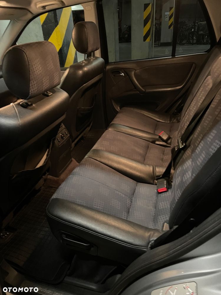 Mercedes-Benz ML 350 - 10