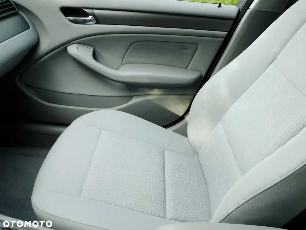 BMW Seria 3 320d Edition Exclusive - 32