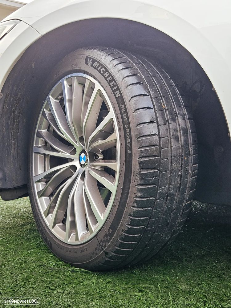 BMW 320 d Aut. Sport Line - 36
