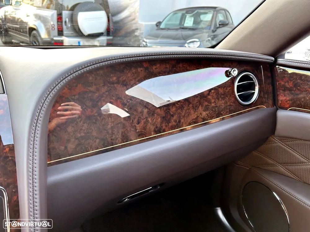 Bentley Continental Flying Spur - 17