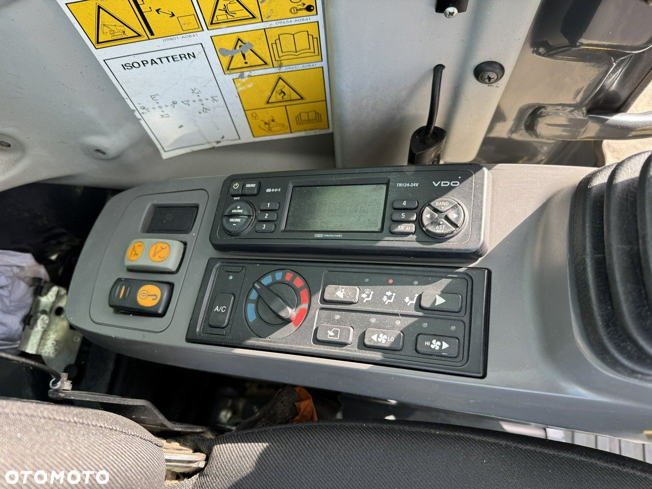 Komatsu PW 98 MR 8 Pług + Podpory 10ton Szybkozłącze - 29
