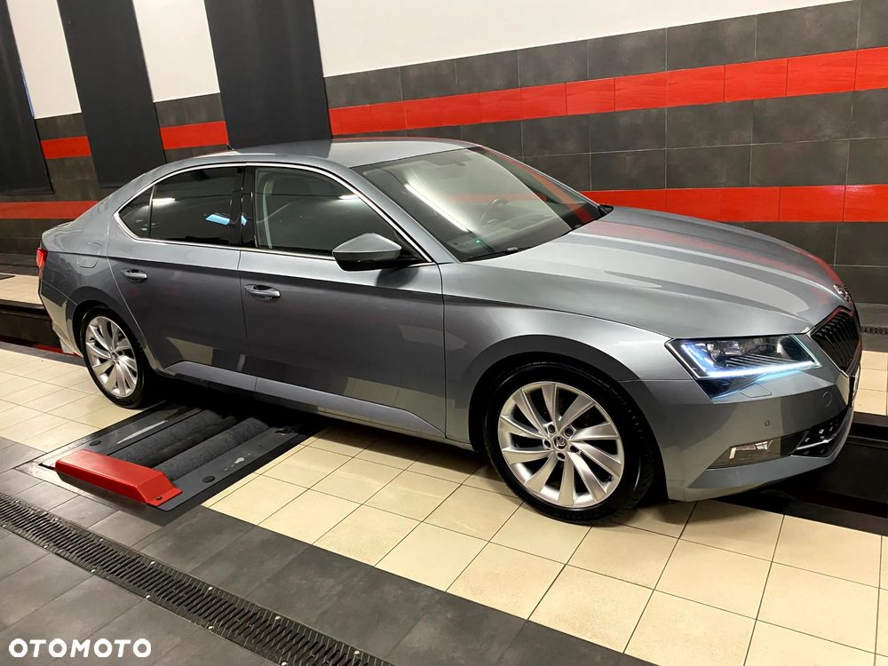 Skoda Superb 2.0 TDI DSG Premium Edition - 8