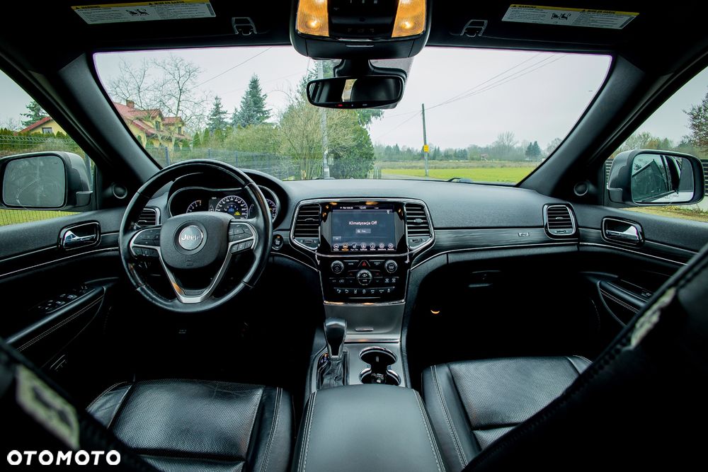 Jeep Grand Cherokee - 21