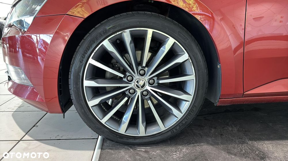 Skoda Superb 2.0 TDI SCR 4x4 L&K DSG - 18