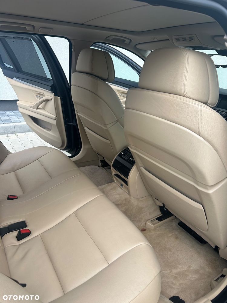 BMW Seria 5 520d xDrive - 12