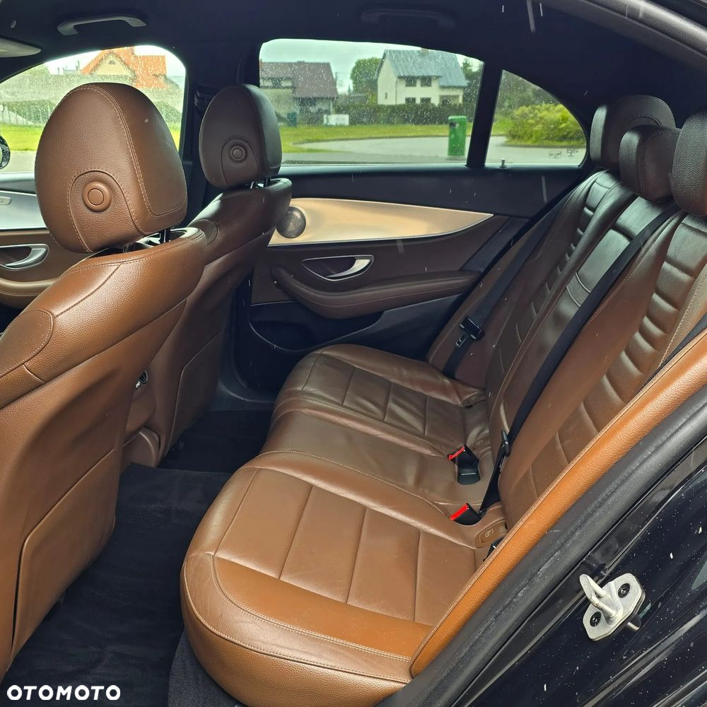 Mercedes-Benz Klasa E 220 d 9G-TRONIC AMG Line - 23