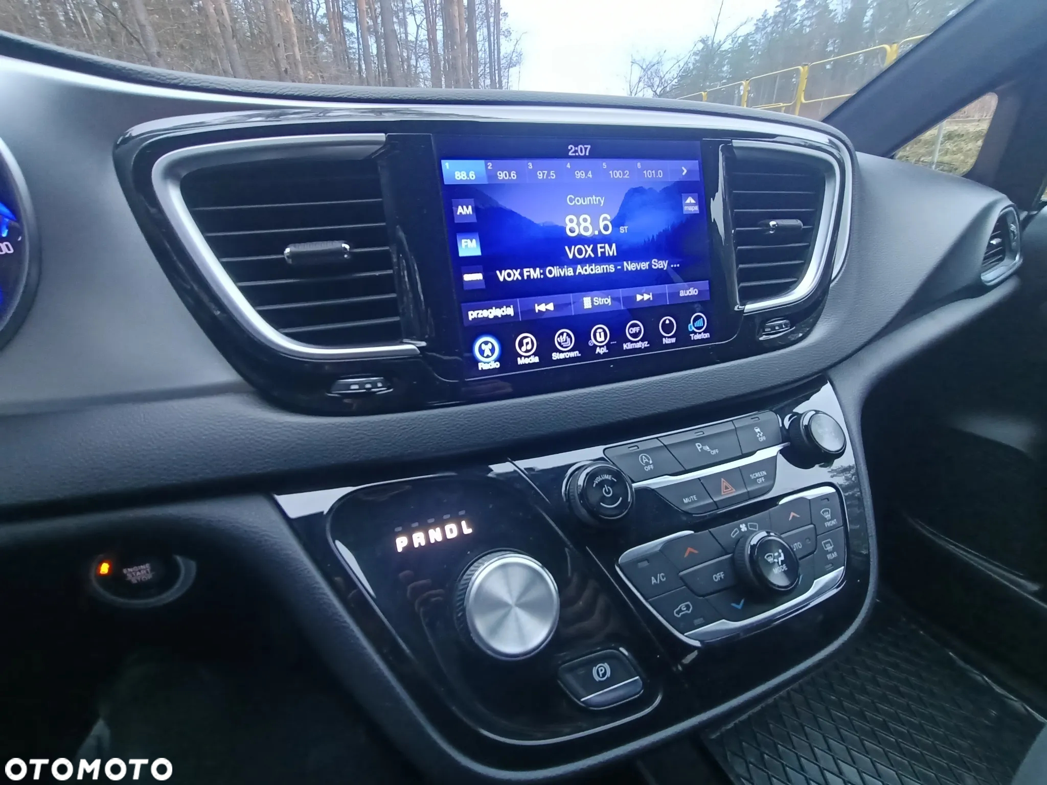 Chrysler Pacifica - 13