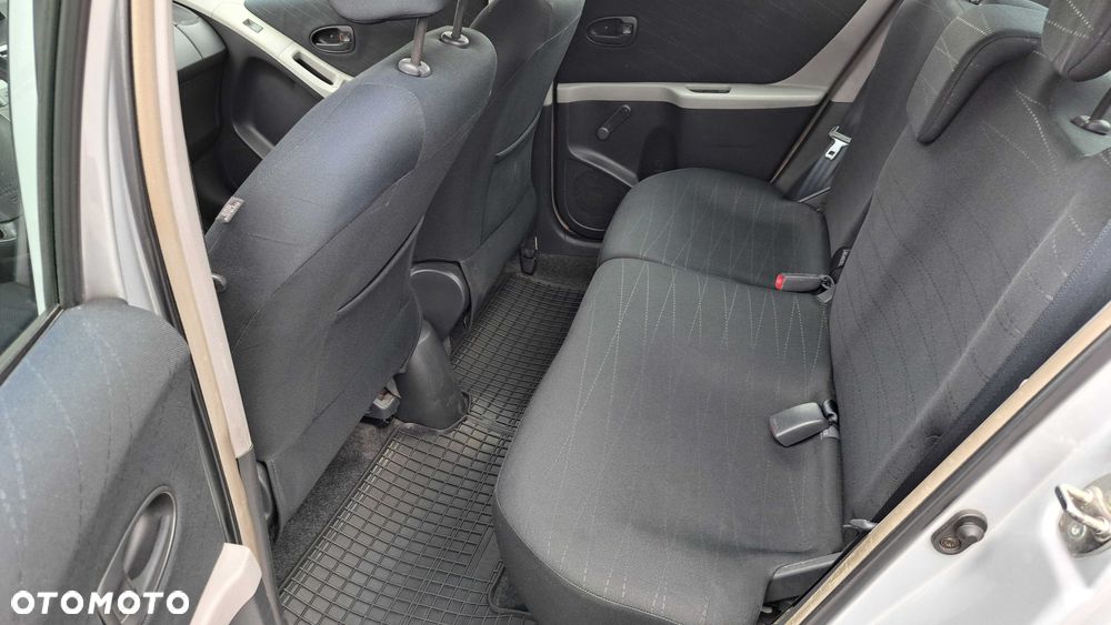 Toyota Yaris - 7