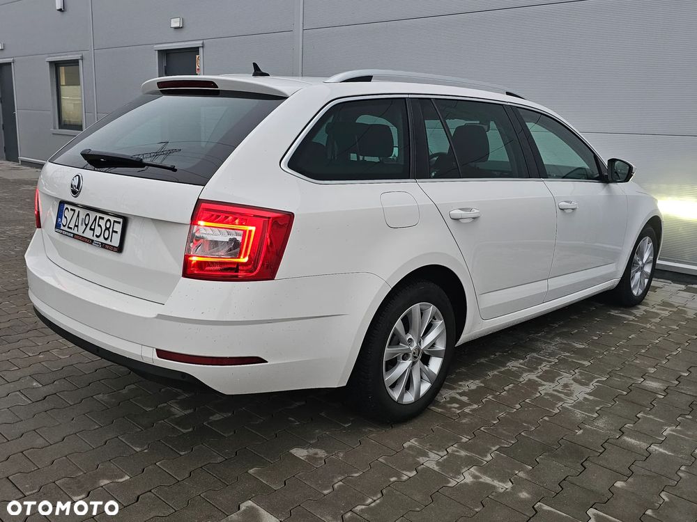 Skoda Octavia 1.6 TDI DSG Ambition - 3