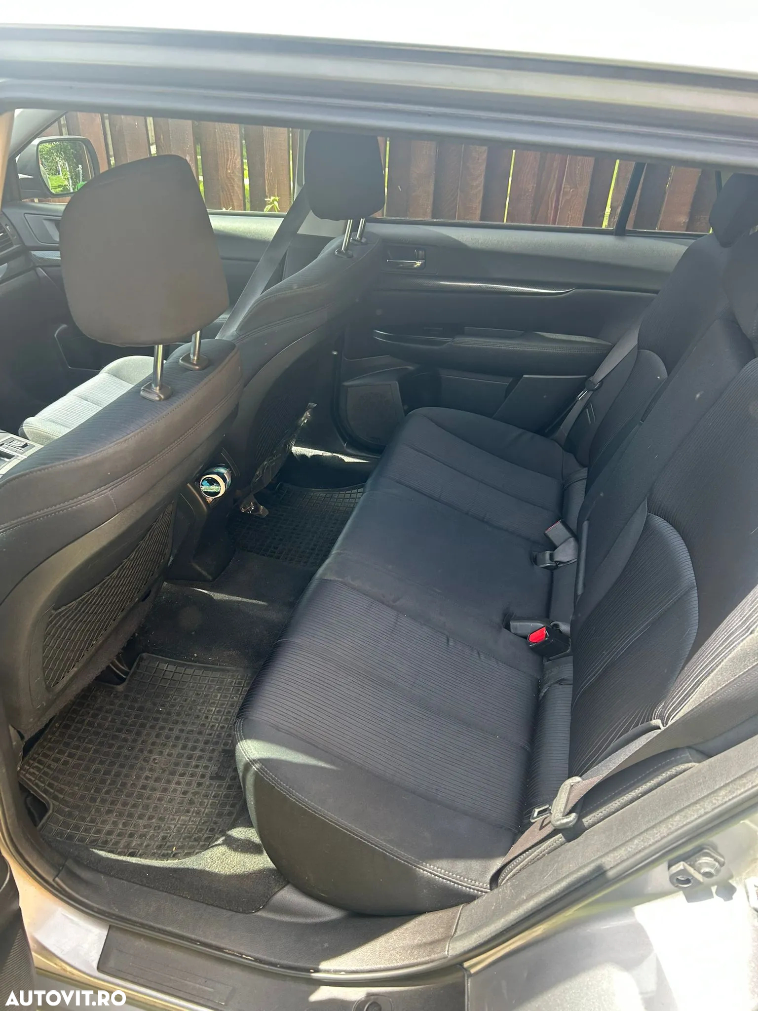 Subaru Legacy - 11