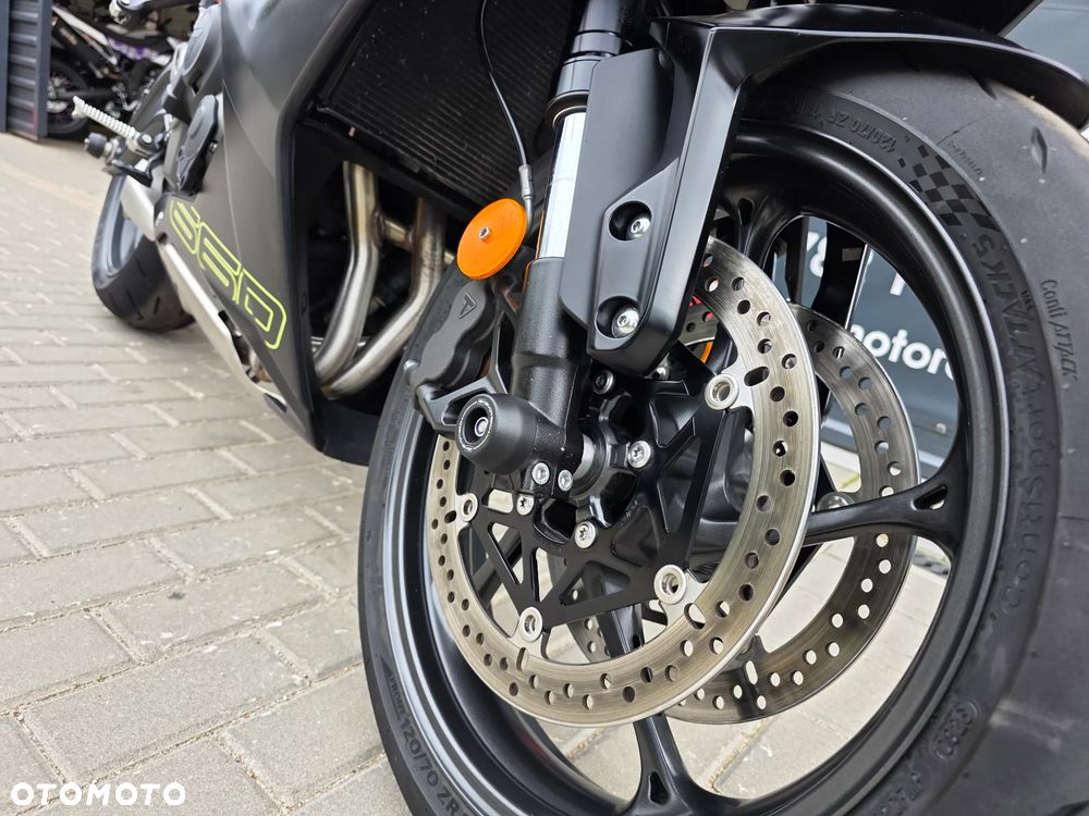 Triumph Daytona - 29