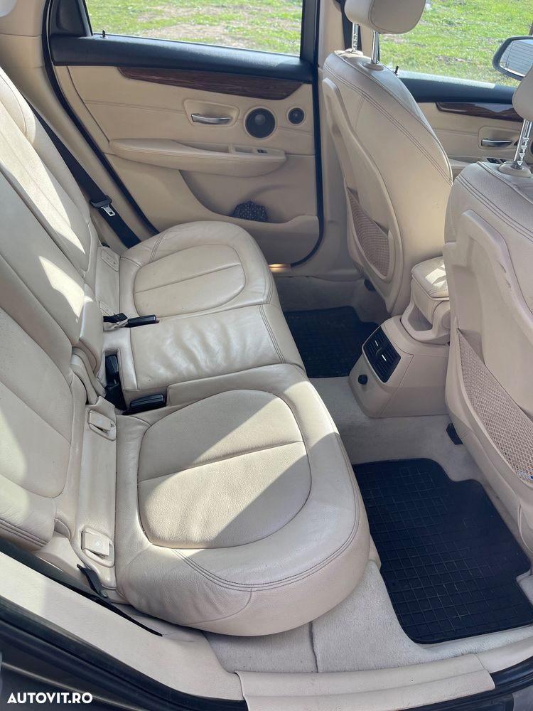 BMW Seria 2 218d Aut. Luxury Line - 7