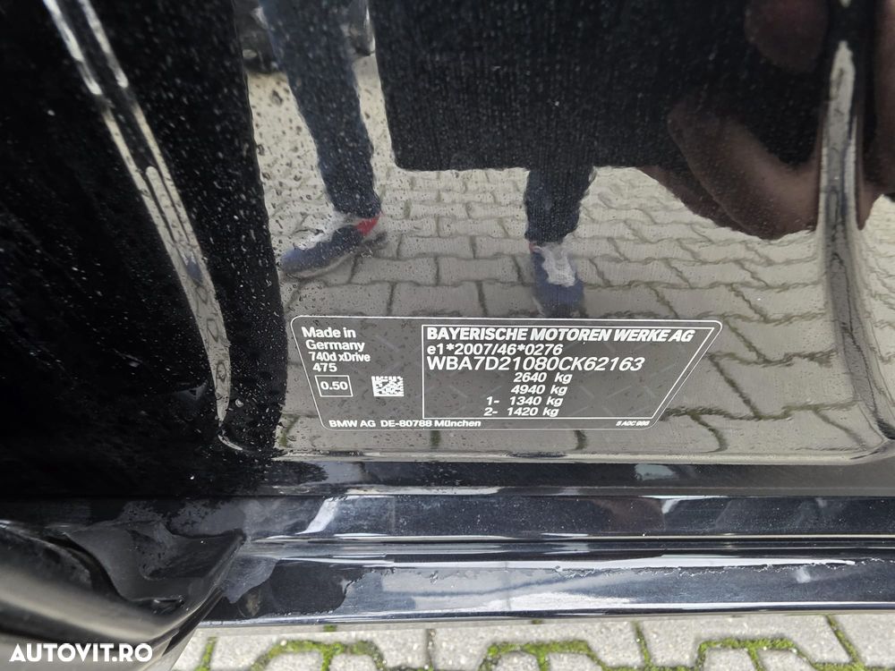 BMW Seria 7 740d xDrive MHEV - 26