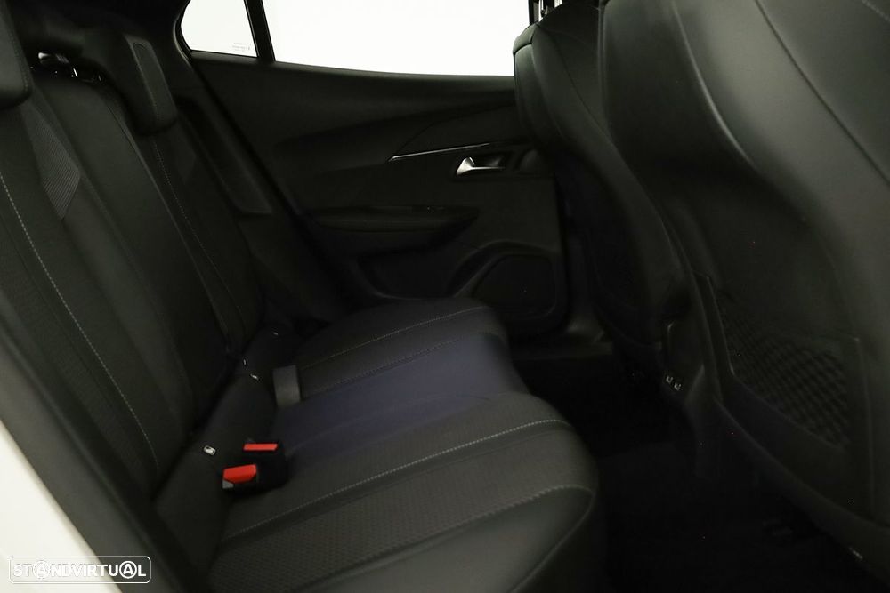 Peugeot 2008 1.2 PureTech GT EAT8 - 21