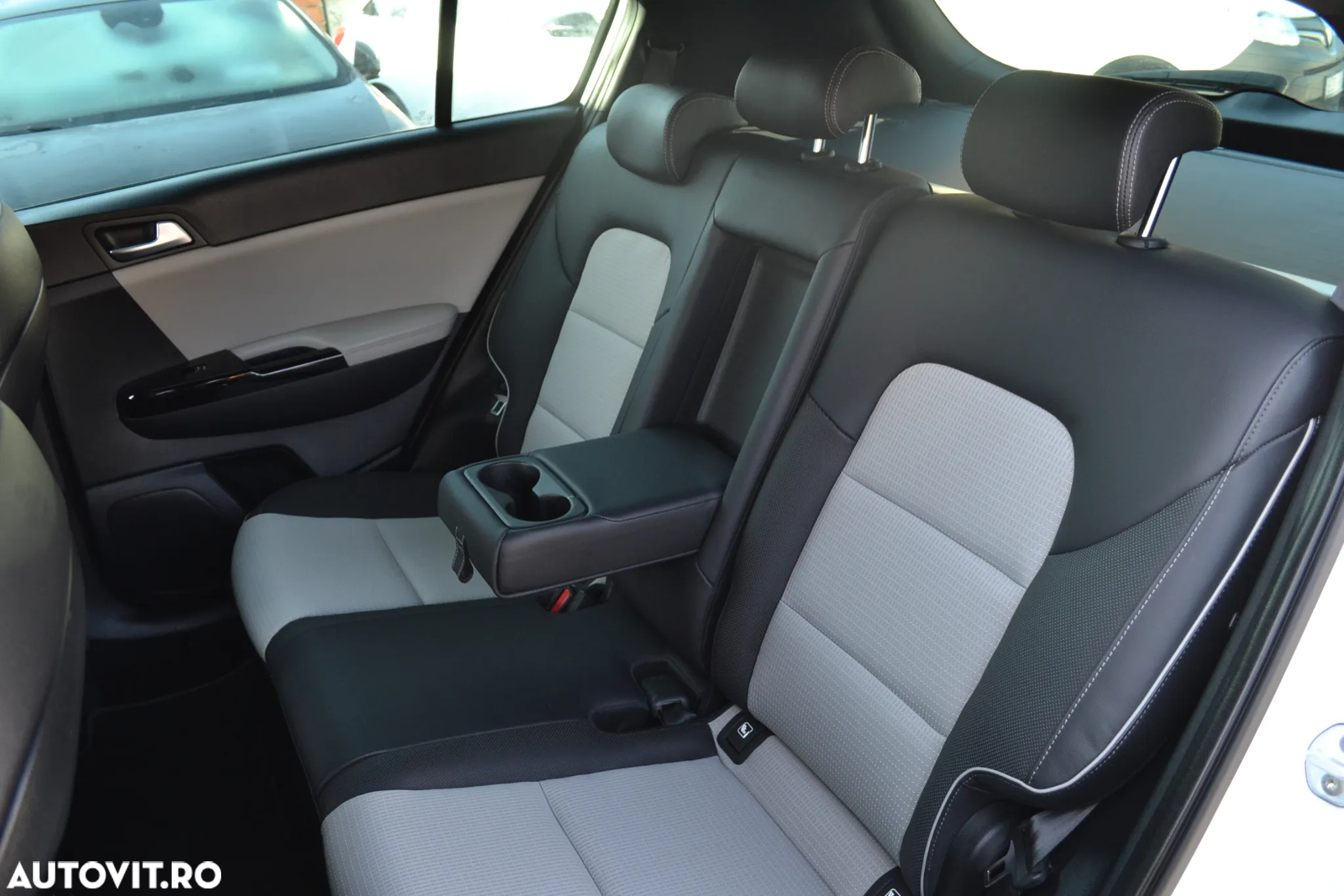 Kia Sportage 2.0 CRDI AWD Eco-Dynamics+ (48V M-H) Aut. GT LINE - 24