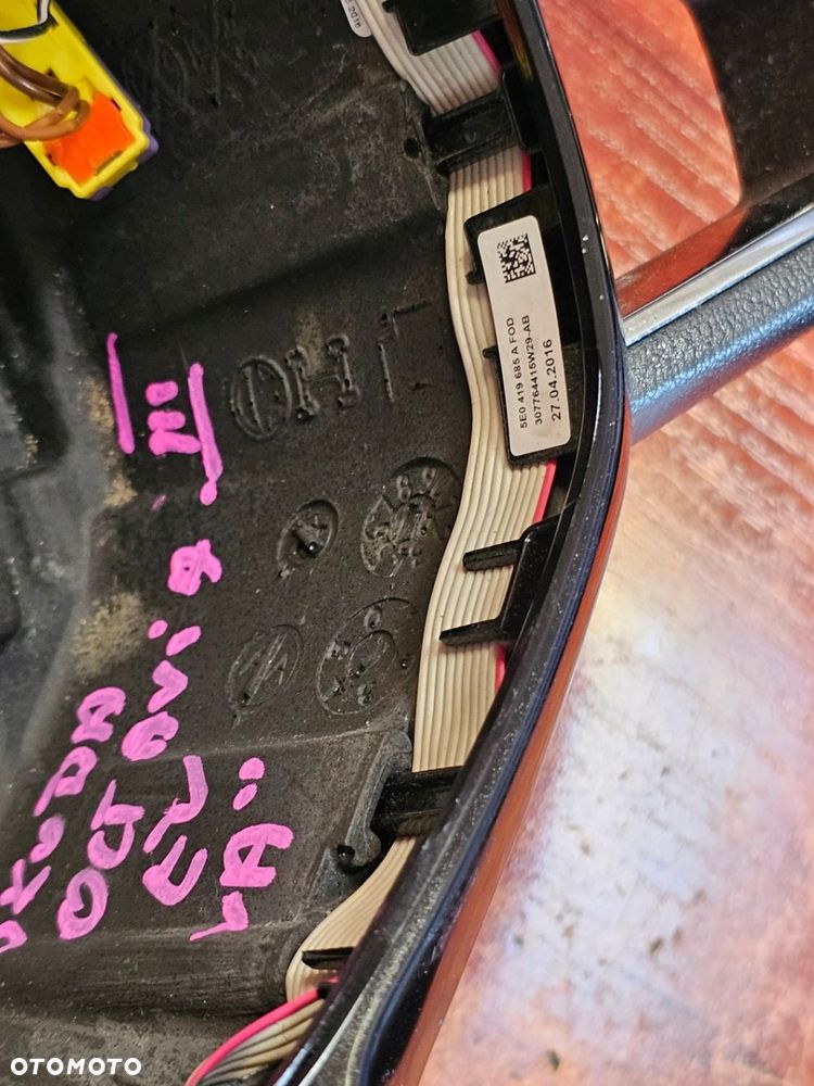 KIEROWNICA SKÓRA SKODA OCTAVIA III 3 EU - 8