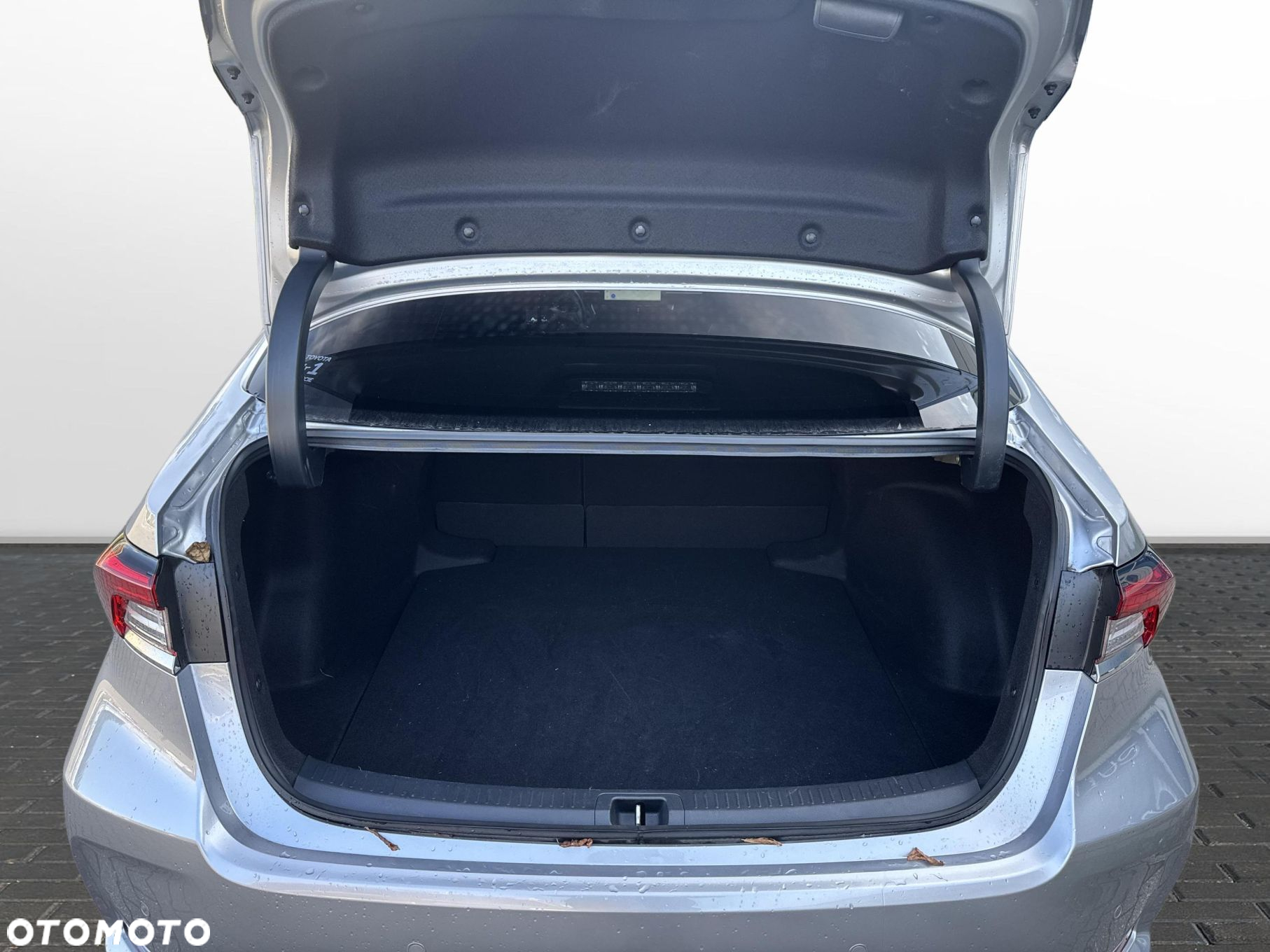 Toyota Corolla 1.8 Hybrid Style - 13