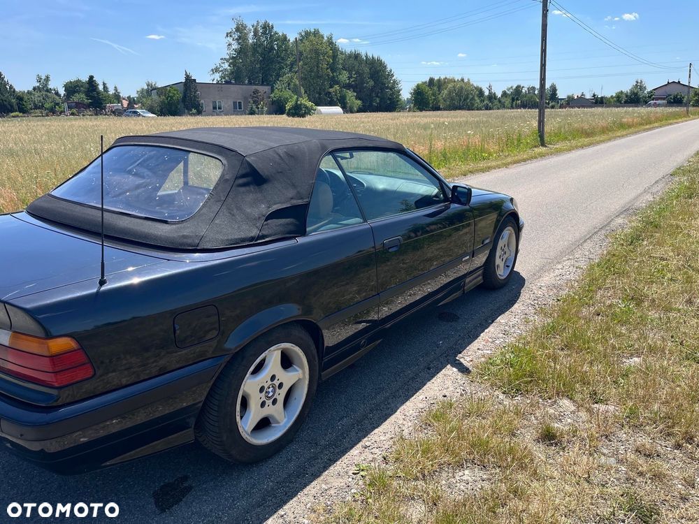 BMW Seria 3 320i Cabriolet - 15