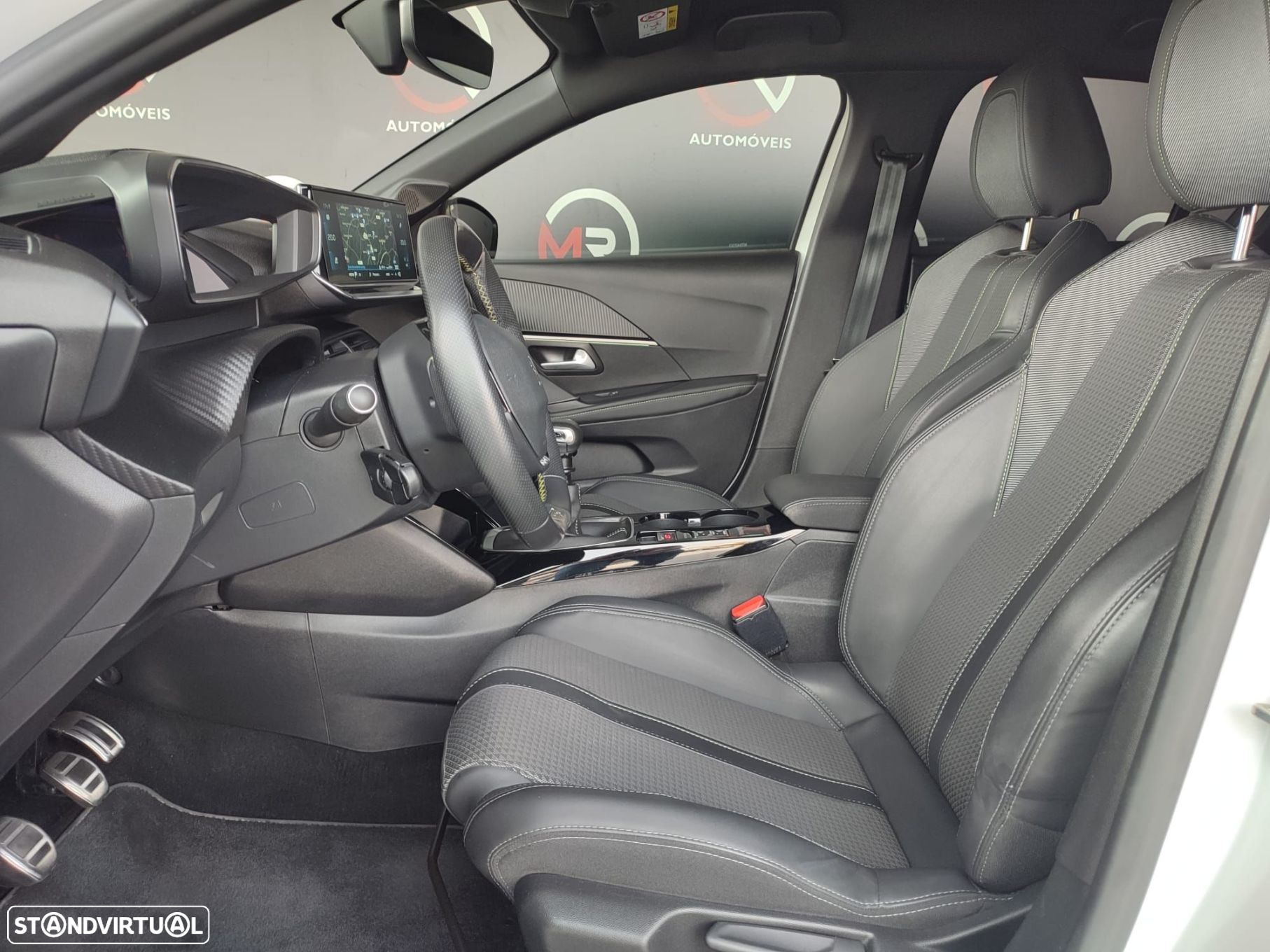 Peugeot 208 1.5 BlueHDi GT - 29