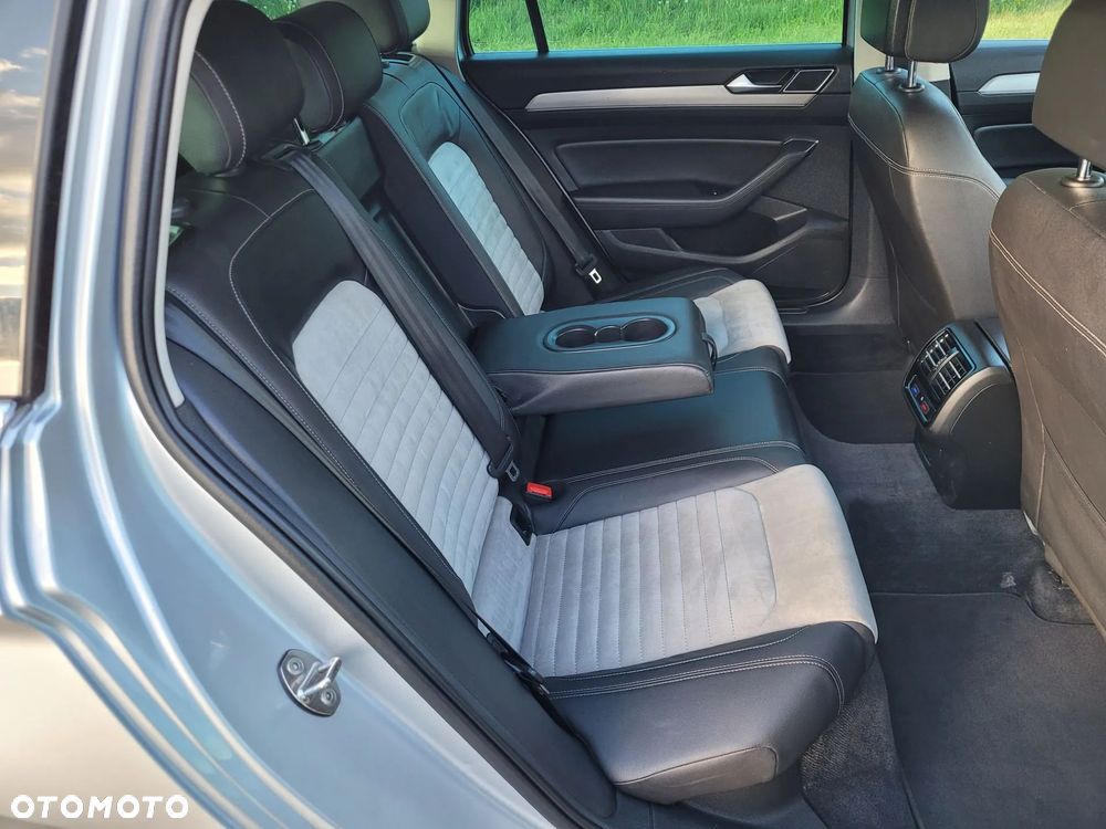 Volkswagen Passat 2.0 TDI (BlueMotion Technology) Highline - 21
