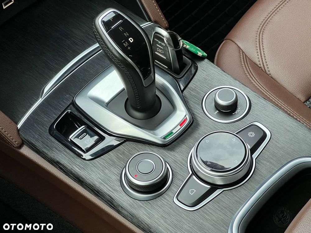 Alfa Romeo Stelvio 2.0 Turbo Sprint Q4 - 31