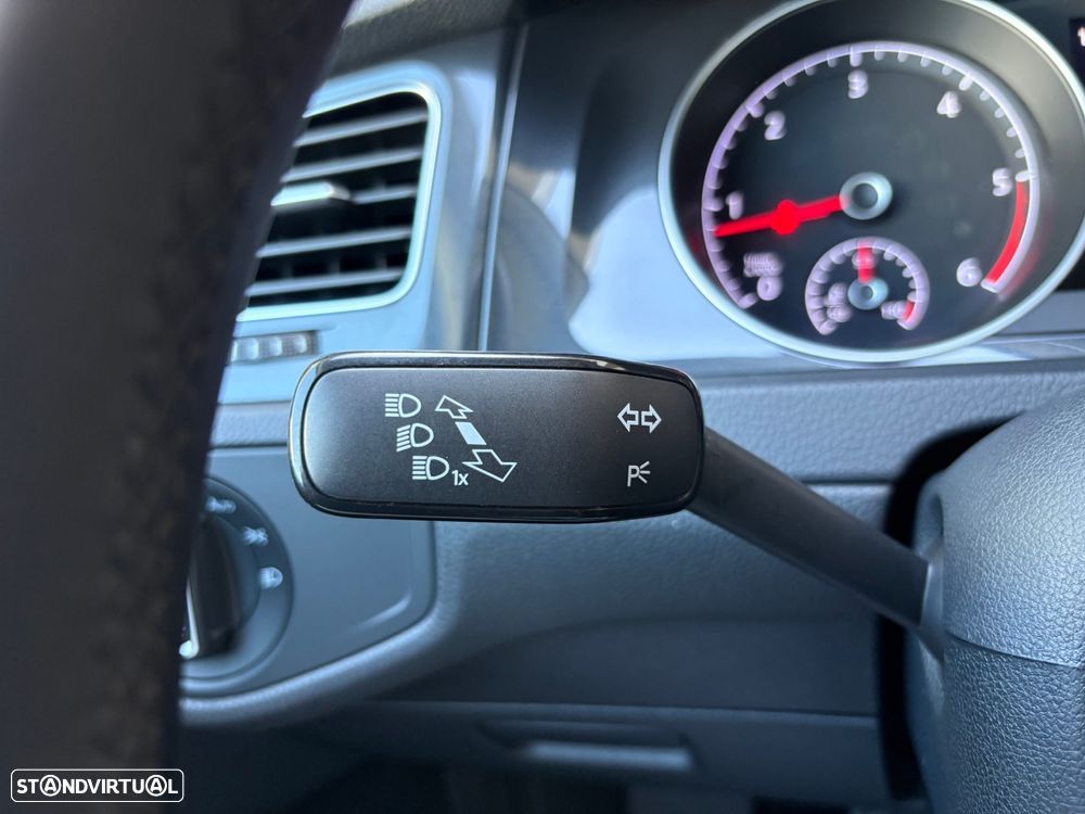 VW Golf Variant 1.6 TDi Confortline - 15