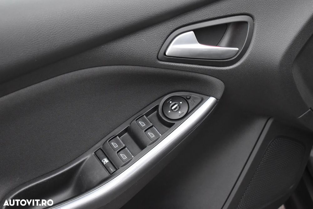 Ford Focus 1.6 TDCI DPF Start-Stopp-System Titanium - 18