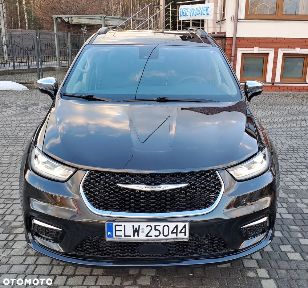 Chrysler Pacifica - 1