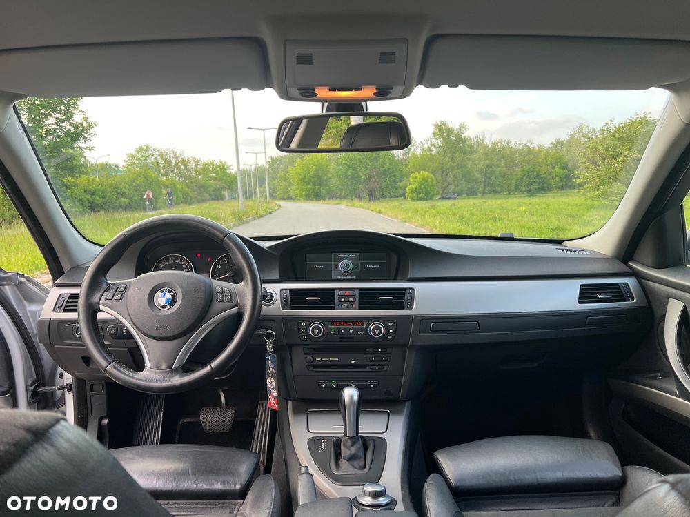 BMW Seria 3 325xi - 19