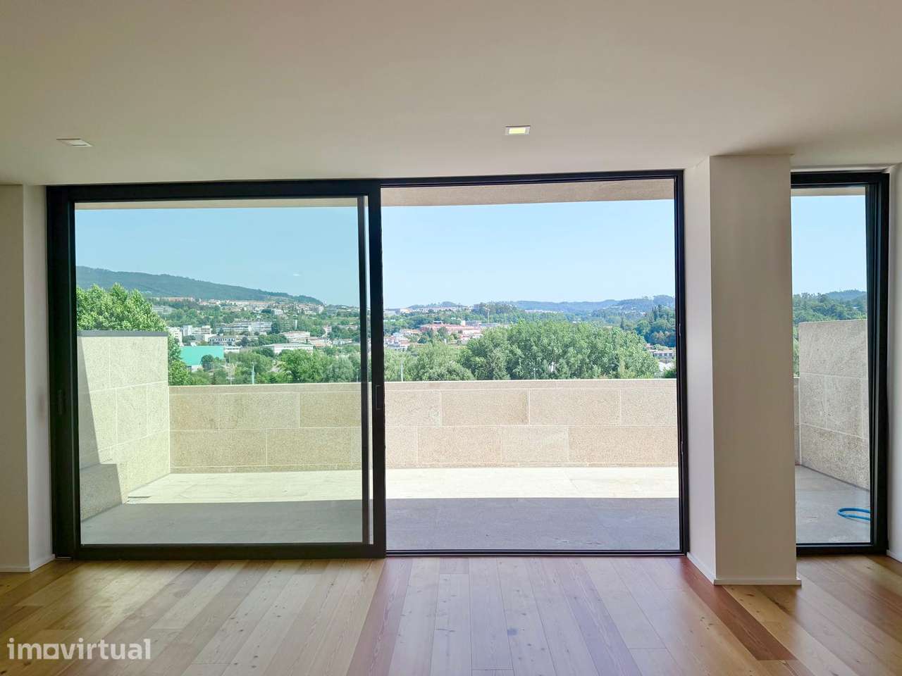 Penthouse T2 Nova com Terraço e Vista Panorâmica Desafogada - Grande imagem: 4/19