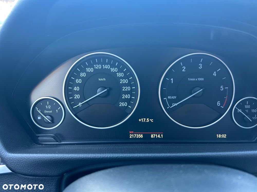 BMW Seria 3 320d Luxury Line - 16