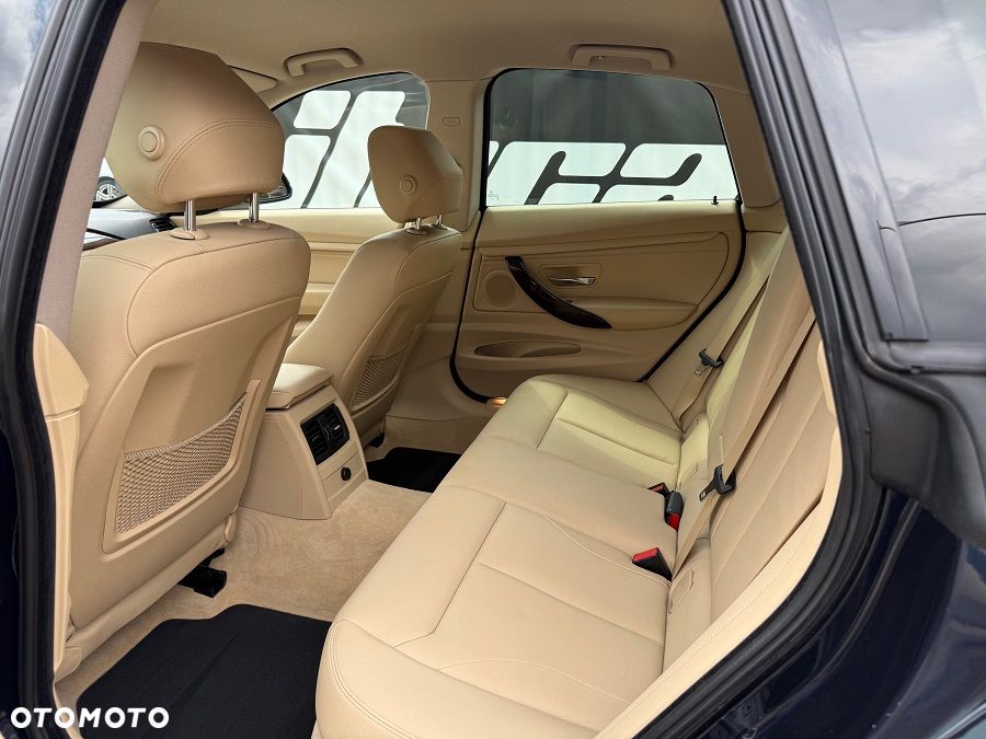 BMW 3GT 320i xDrive Sport-Aut Sport Line - 28