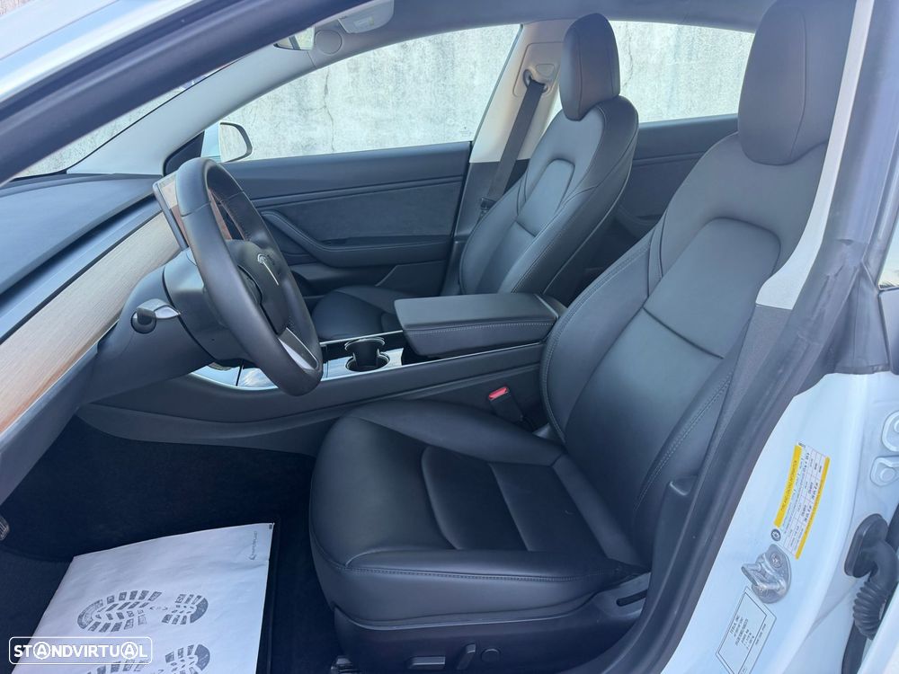 Tesla Model 3 - 9