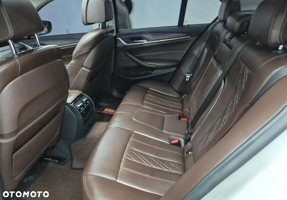 BMW Seria 5 530i Luxury Line - 10