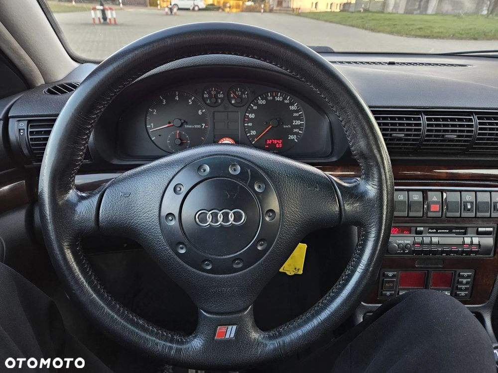 Audi A4 Limousine 2.6 - 10