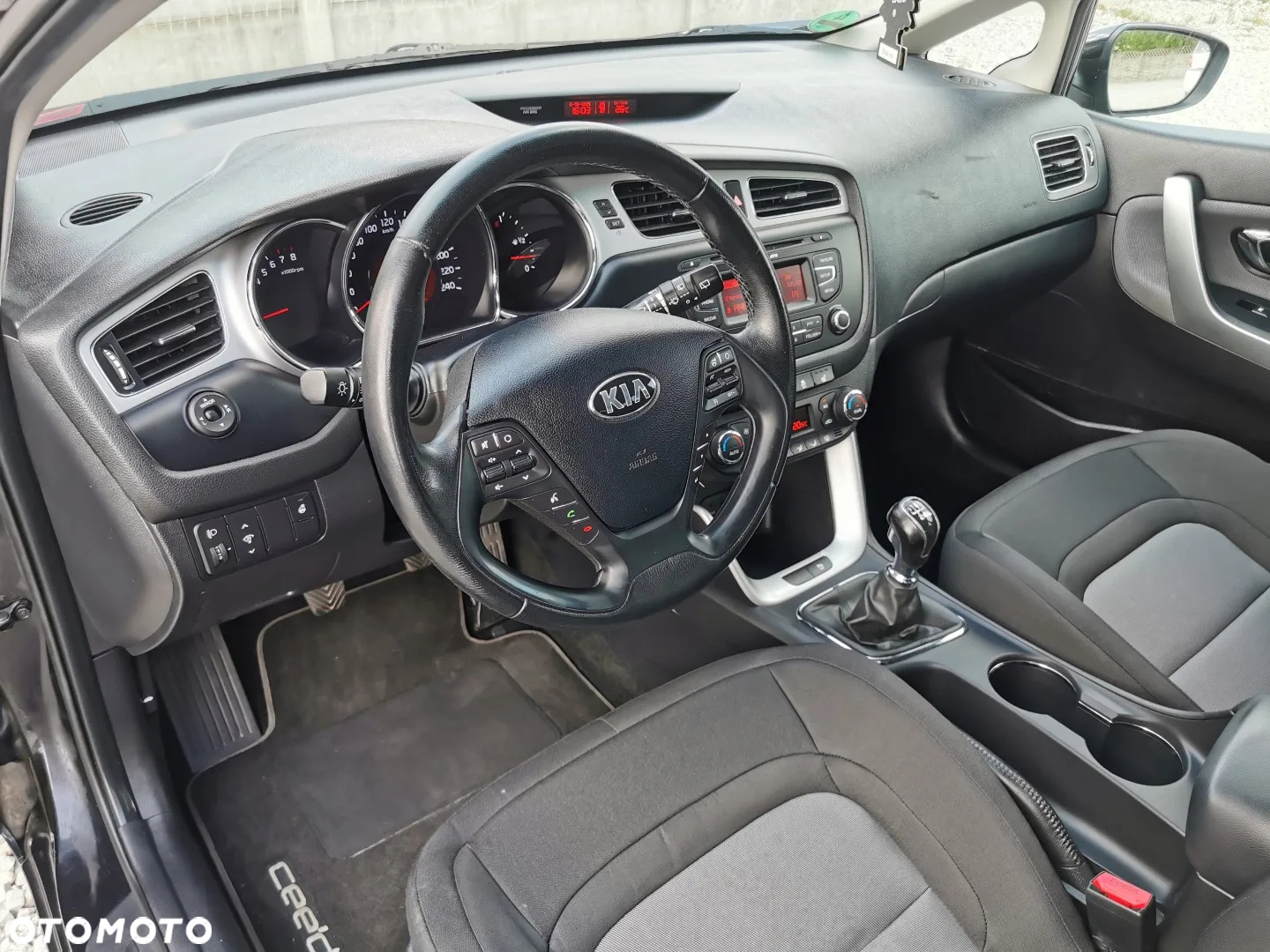Kia Ceed - 9