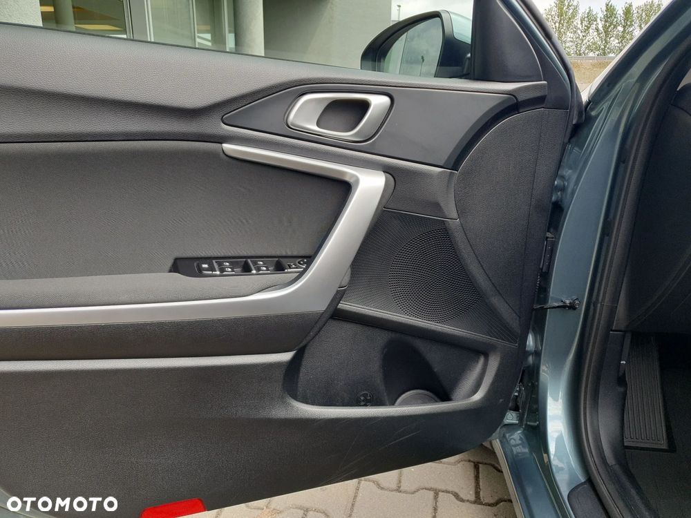 Kia Ceed 1.5 T-GDI M - 11